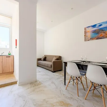 Bright & Airy In - Sleeps 3 Apartmán