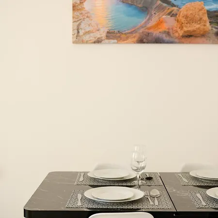 Bright & Airy In - Sleeps 3 アパート