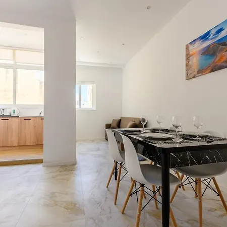 Apartament Bright & Airy In - Sleeps 3 Sliema