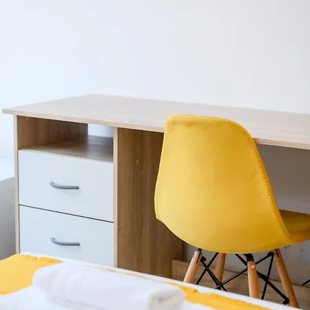 Bright & Airy In - Sleeps 3 Appartement Sliema