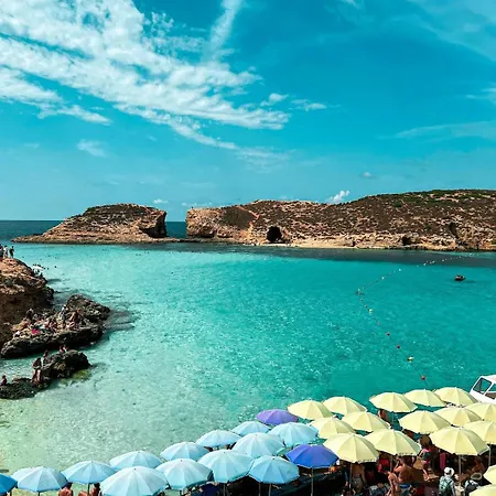 Bright & Airy In - Sleeps 3 Sliema