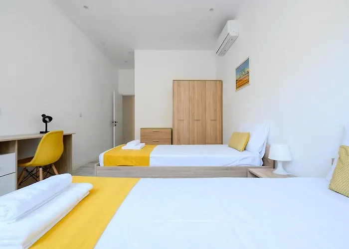 Bright & Airy In - Sleeps 3