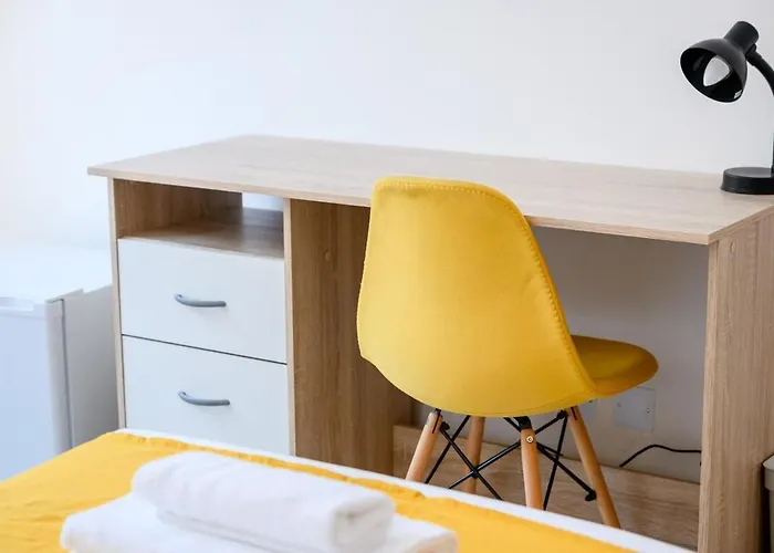 Bright & Airy In - Sleeps 3 * Sliema